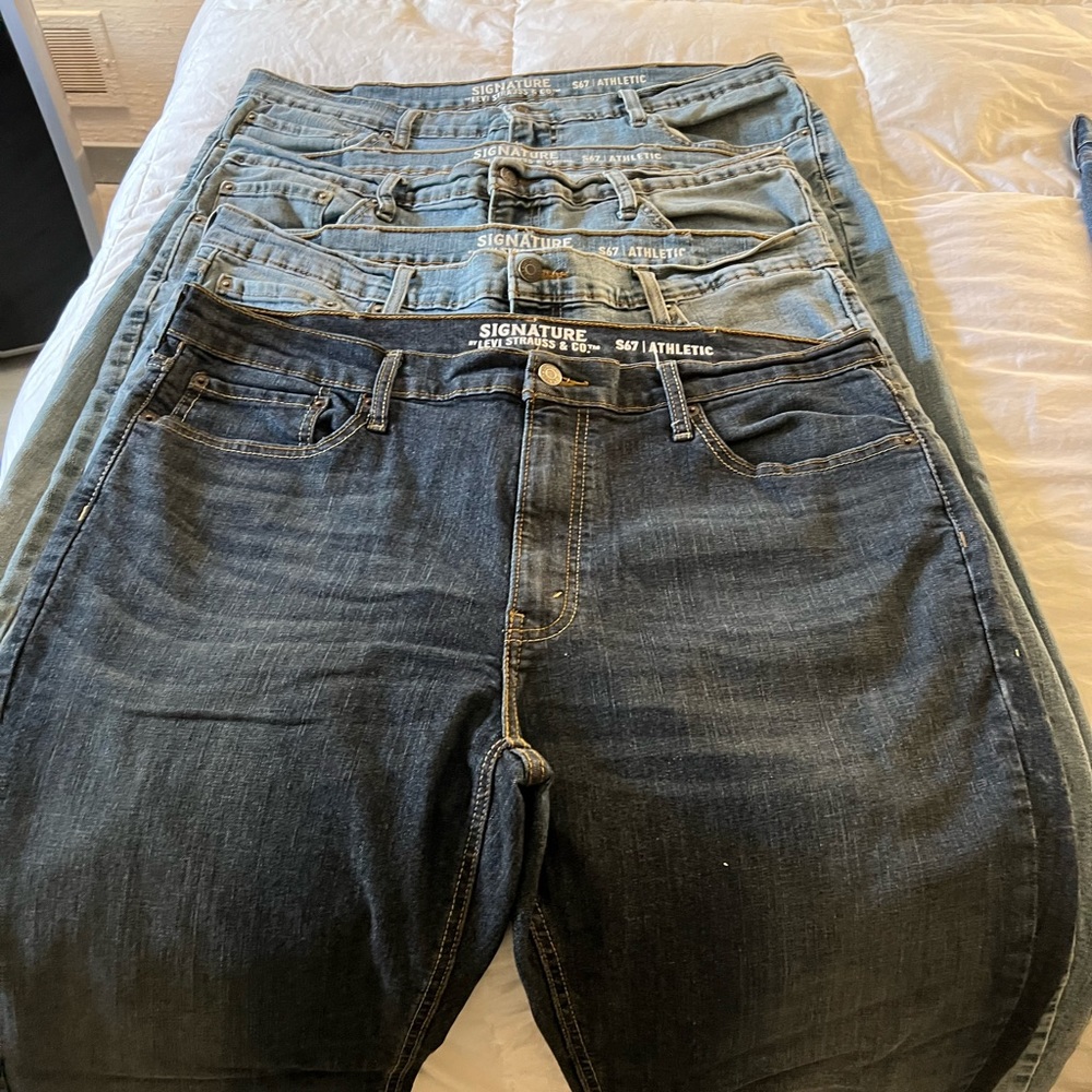 5 Pairs Of Levi’s Athletic Cut 38 waist 30 Length